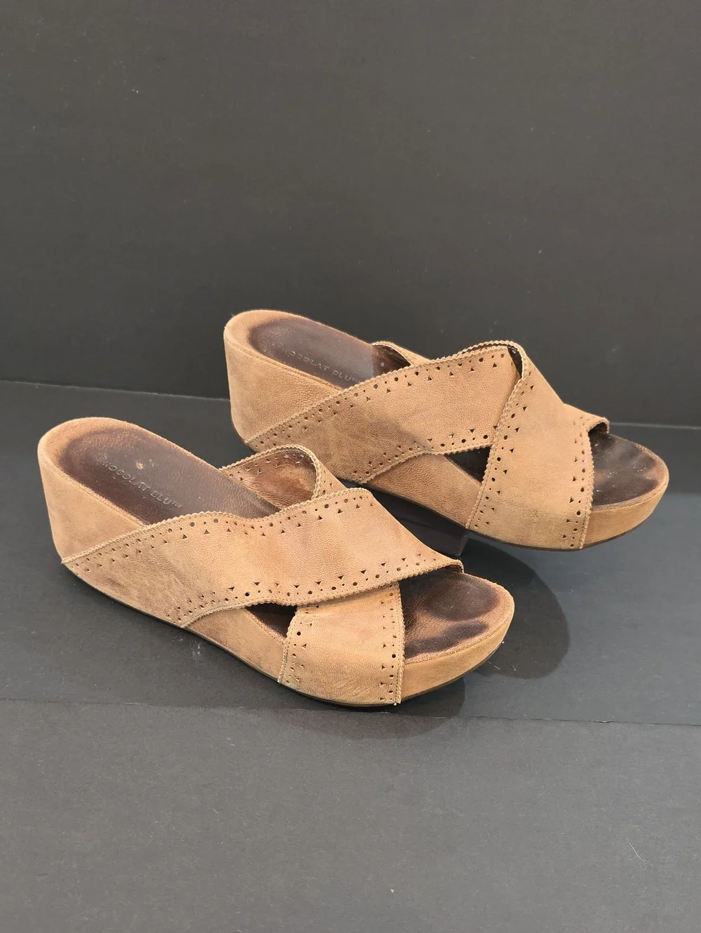 Chocolat Blu Mysti Tan Suede  Crisscross Wedge Slides Size 8